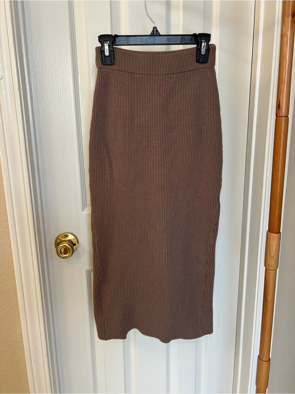 Ribbed Knit Midi Skirt in Warm Brown